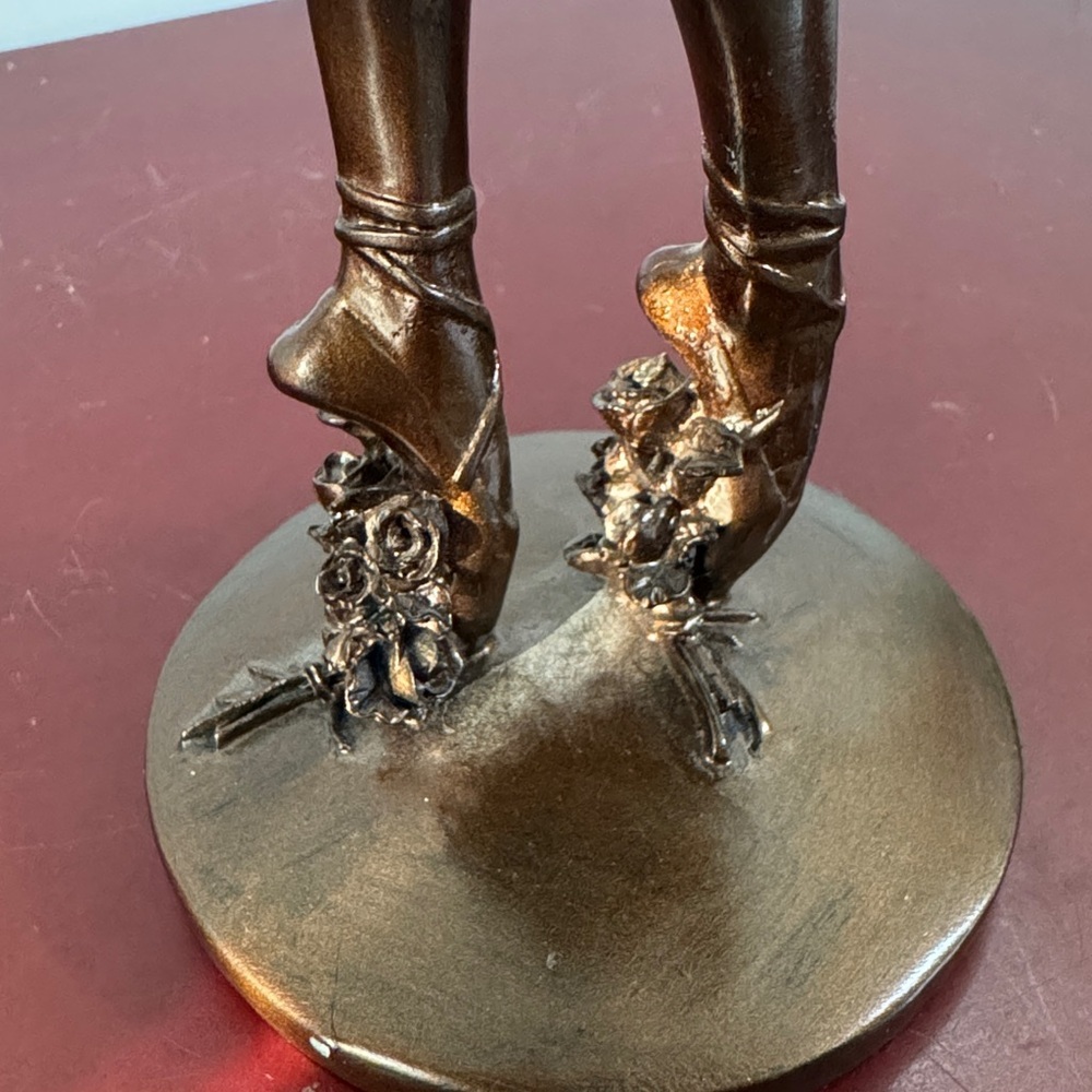 Elegant Ballerina Bronze Style (Resin) Statue 16 3/4"H x 6"W - Vintage - Picture 11 of 13